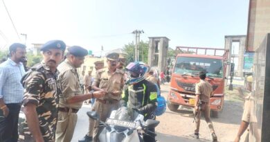 पहलगाम आतंकी हमले के बाद भारत-नेपाल सीमा पर हाई अलर्ट, चौकसी बढ़ी पहलगाम आतंकी हमले के बाद भारत-नेपाल सीमा पर हाई अलर्ट, चौकसी बढ़ी