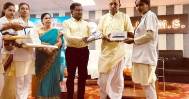 बांसी में छात्रों को मिला डिजिटल सशक्तिकरण का तोहफा, रामबिलास नर्सिंग कॉलेज में बांटे गए टैबलेट बांसी में छात्रों को मिला डिजिटल सशक्तिकरण का तोहफा, रामबिलास नर्सिंग कॉलेज में बांटे गए टैबलेट