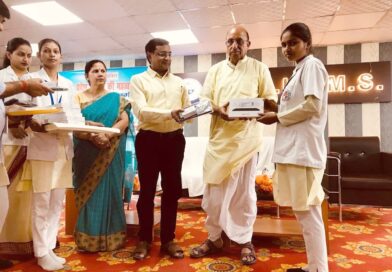 बांसी में छात्रों को मिला डिजिटल सशक्तिकरण का तोहफा, रामबिलास नर्सिंग कॉलेज में बांटे गए टैबलेट