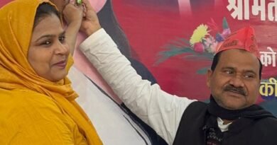 सांसद डिंपल यादव के जन्मदिन पर सपा कार्यकर्ताओं ने काटा केक, बांटी खुशियां