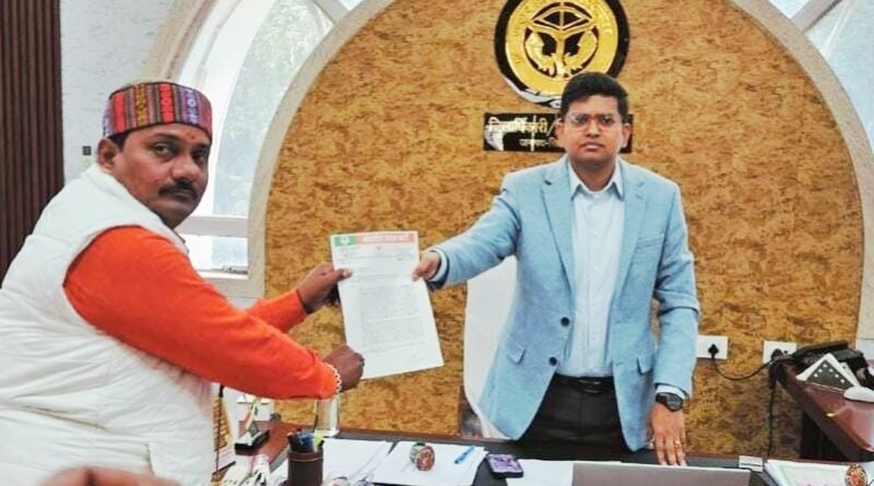 नगर पंचायत बढ़नी: अध्यक्ष सुनील अग्रहरि ने ईओ के खिलाफ खोला मोर्चा, डीएम से की शिकायत