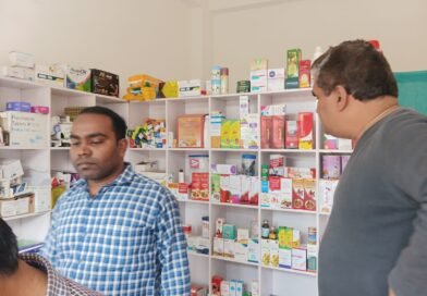 सिद्धार्थनगर: इटवा में बिना डिग्री चल रहा क्लीनिक सील, अधीक्षक की छापेमारी से हड़कंप सिद्धार्थनगर: इटवा में बिना डिग्री चल रहा क्लीनिक सील, अधीक्षक की छापेमारी से हड़कंप