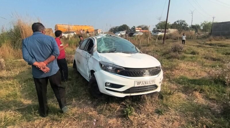 बिग ब्रेकिंग न्यूज – सड़क हादसे में सपा जिलाध्यक्ष के भांजे और डाककर्मी शैलेश यादव का निधन, बस्ती के पास अनियंत्रित होकर पलटी कार बिग ब्रेकिंग न्यूज – सड़क हादसे में सपा जिलाध्यक्ष के भांजे और डाककर्मी शैलेश यादव का निधन, बस्ती के पास अनियंत्रित होकर पलटी कार