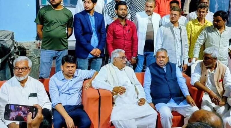 रोजा इफ्तार पार्टी से आपसी भाईचारे को मिलता है बढ़ावा: माता प्रसाद पांडेय रोजा इफ्तार पार्टी से आपसी भाईचारे को मिलता है बढ़ावा: माता प्रसाद पांडेय