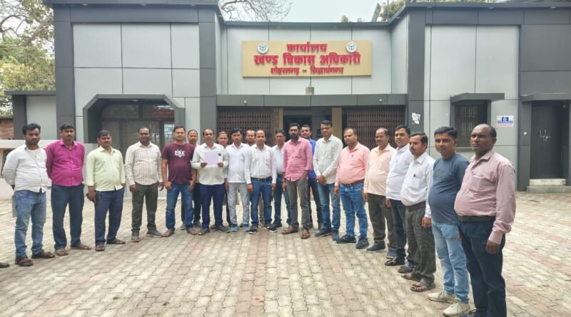 शोहरतगढ़: 6 महीने से मानदेय को तरस रहे रोजगार सेवक, मुख्यमंत्री को पत्र भेजकर दी आंदोलन की चेतावनी