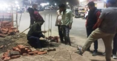 सिद्धार्थनगर: बढ़नी के पचपेड़वा तिराहे पर बुद्ध प्रतिमा का निर्माण प्रशासन ने रुकवाया, भारी पुलिस बल तैनात