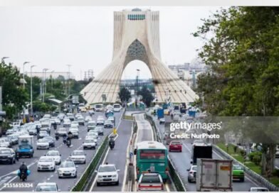 संपादकीय: लोकतंत्र का मरुस्थल और बारूद की ‘आजादी’