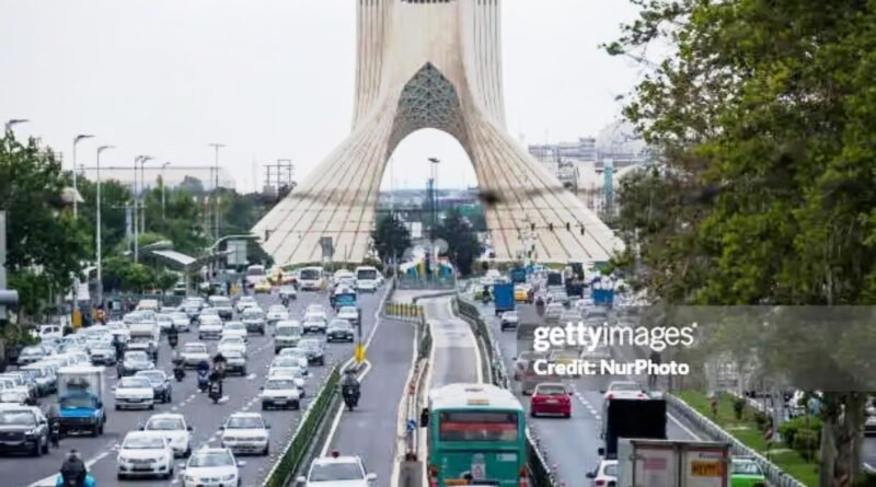 संपादकीय: लोकतंत्र का मरुस्थल और बारूद की ‘आजादी’