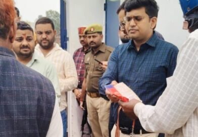 गैस किल्लत और ओवररेटिंग पर जिलाधिकारी सख्त, आशीर्वाद गैस सर्विस का किया औचक निरीक्षण