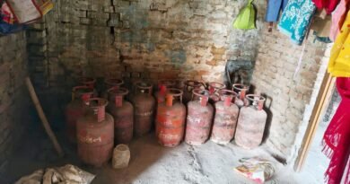 सिद्धार्थनगर: घरेलू गैस की कालाबाजारी पर प्रशासन का चाबुक, 14 सिलेंडर बरामद, आरोपी पर मुकदमा दर्ज