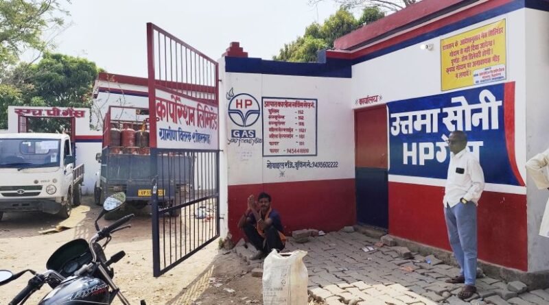 LPG Gas Update: अब गैस एजेंसियों पर नहीं लगेगी भीड़, घर बैठे मिलेगी डिलीवरी; जानें क्या है नया ‘होम सप्लाई’ नियम