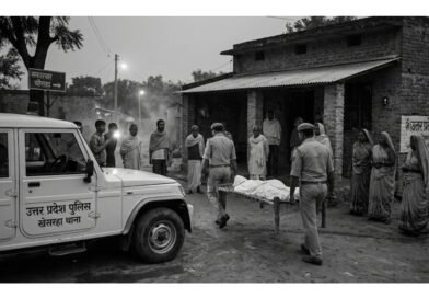 संदिग्ध परिस्थितियों में छत की कुंडी से लटका मिला युवती का शव, इलाके में सनसनी