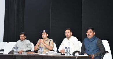 सिद्धार्थनगर: यूपी पुलिस भर्ती परीक्षा को लेकर प्रशासन सख्त, DM और SP ने ड्यूटी पर तैनात कर्मियों को दिए कड़े निर्देश