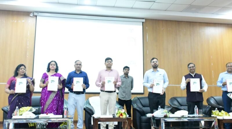 सिद्धार्थनगर: पेंगशियस मछली पालन से खिलेगी किसानों की किस्मत, जिलाधिकारी ने दी आधुनिक मंत्र