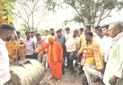 सिद्धार्थनगर: कछार क्षेत्र को बड़ी सौगात, विधायक श्यामधनी राही ने किया 16.62 करोड़ की सड़क परियोजना का भूमिपूजन सिद्धार्थनगर: कछार क्षेत्र को बड़ी सौगात, विधायक श्यामधनी राही ने किया 16.62 करोड़ की सड़क परियोजना का भूमिपूजन