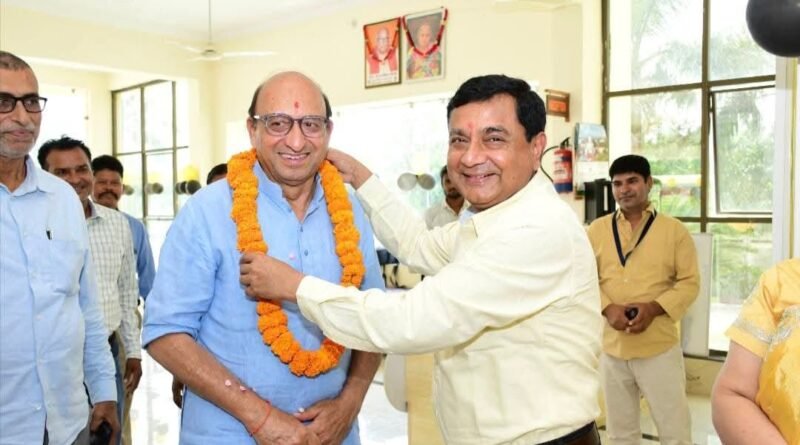 सोनखर: श्रीराम बिलास इंस्टीट्यूट में विदाई व स्वागत समारोह, डॉ. विमल द्विवेदी ने छात्रों को दी सेवा और समर्पण की सीख