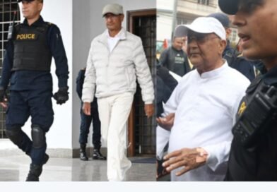 नेपाल: केपी शर्मा ओली और रमेश लेखक हिरासत से रिहा, सर्वोच्च अदालत के हस्तक्षेप के बाद मिली आजादी नेपाल: केपी शर्मा ओली और रमेश लेखक हिरासत से रिहा, सर्वोच्च अदालत के हस्तक्षेप के बाद मिली आजादी