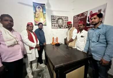 अखंड भारत के निर्माता सम्राट चंद्रगुप्त मौर्य की जयंती शोहरतगढ़ में हर्षोल्लास के साथ मनाई गई अखंड भारत के निर्माता सम्राट चंद्रगुप्त मौर्य की जयंती शोहरतगढ़ में हर्षोल्लास के साथ मनाई गई