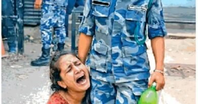 नेपाल – बालेंद्र शाह के नए आदेश के बाद सीमा पर अमानवीय व्यवहार: नेपाली सुरक्षाकर्मियों की दादागिरी, महिलाओं के पैर पकड़कर लगानी पड़ रही गुहार