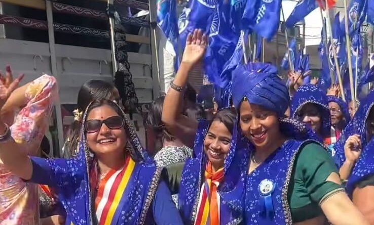 सिद्धार्थनगर: ‘नीले समंदर’ में तब्दील हुई बांसी की सड़कें, शांतिपूर्ण तरीके से संपन्न हुआ बाबा साहब का भव्य जुलूस