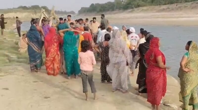 सिद्धार्थनगर: बूढ़ी राप्ती नदी में डूबे मेडिकल कॉलेज के दो छात्र, राजस्थान और बस्ती के थे निवासी देखें वीडियो