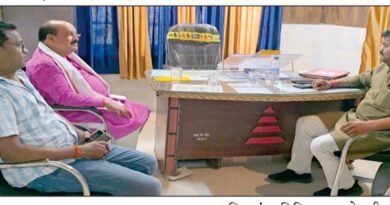 अस्पताल या ‘लापरवाही का केंद्र’? अधीक्षक गायब, मरीज बेहाल: शिक्षक विधायक के औचक निरीक्षण ने खोली पोल