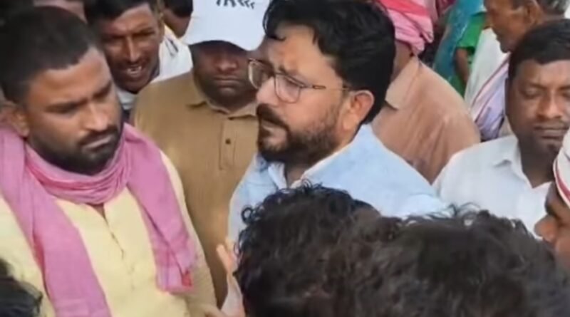 सिद्धार्थ नगर – स्टांप पेपर भी नहीं दिला सका न्याय   ## जमीन का लालच, एक युवक की जान — सिद्धार्थनगर में दर्दनाक हत्याकांड कई किलोमीटर तक लगा जाम ,थानाध्यक्ष लाइन हाजिर , हरि ओम कुशवाहा को मिला चार्ज