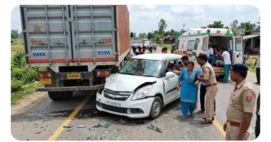 सिद्धार्थनगर: अनियंत्रित होकर ट्रेलर से टकराई कार, नेपाल के दंपति समेत 6 लोग गंभीर रूप से घायल