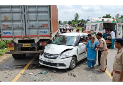 सिद्धार्थनगर: अनियंत्रित होकर ट्रेलर से टकराई कार, नेपाल के दंपति समेत 6 लोग गंभीर रूप से घायल