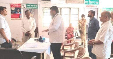स्वास्थ्य केंद्रों की बदहाली पर डीएम का कड़ा रुख; ओपीडी में मरीजों की कम संख्या देख अधिकारियों को लगाई फटकार