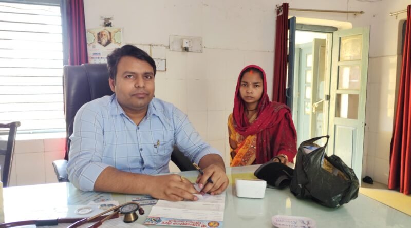 बदलते मौसम का कहर: बढ़नी पीएचसी में बढ़े सर्दी, खांसी और डायरिया के मरीज, डॉ. प्रदीप कुमार वर्मा ने दी सावधानी बरतने की सलाह बदलते मौसम का कहर: बढ़नी पीएचसी में बढ़े सर्दी, खांसी और डायरिया के मरीज, डॉ. प्रदीप कुमार वर्मा ने दी सावधानी बरतने की सलाह