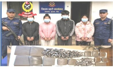 भारत-नेपाल सीमा पर बड़ी कार्रवाई: 14 किलो चरस के साथ चार तस्कर गिरफ्तार