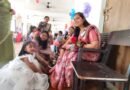 सिद्धार्थनगर में ‘मदर्स डे’ की धूम: बच्चों ने माताओं के चरण छूकर लिया आशीर्वाद, नम आंखों से भेंट किए उपहार