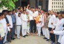 प्रशासक की नियुक्ति का विरोध: डुमरियागंज में प्रधानों ने भरी हुंकार, कार्यकाल बढ़ाने की मांग सौंपा ज्ञापन