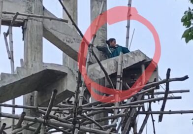 पति के दूसरे विवाह से नाराज महिला का हाई वोल्टेज ड्रामा: बच्चों के साथ पानी की टंकी पर चढ़ी