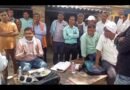 **मुआवजा नहीं तो कब्जा नहीं: सिद्धार्थनगर में चकबंदी टीम को ग्रामीणों ने खदेड़ा, आंदोलन की चेतावनी**