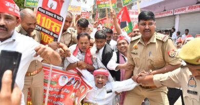 **शोहरतगढ़: सपा नेता उग्रसेन सिंह ने जनसमस्याओं को लेकर राज्यपाल के नाम सौंपा 13 सूत्रीय ज्ञापन, आंदोलन की चेतावनी**