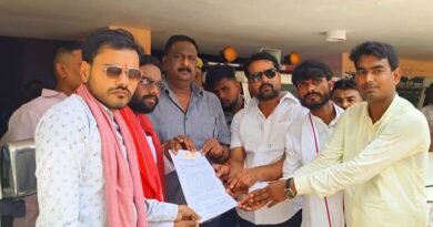 भरत भूषण तिवारी कथित एनकाउंटर मामला: न्याय की मांग को लेकर सिद्धार्थनगर में जिलाधिकारी को सौंपा ज्ञापन, CBI जांच की उठी मांग