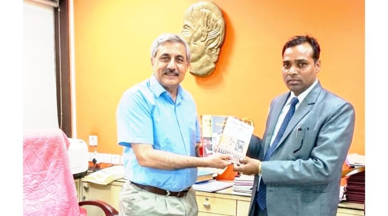 केन्द्रीय होम्योपैथी अनुसंधान परिषद् के महानिदेशक ने डॉ. भास्कर शर्मा के साहित्यिक व चिकित्सकीय योगदान को सराहा