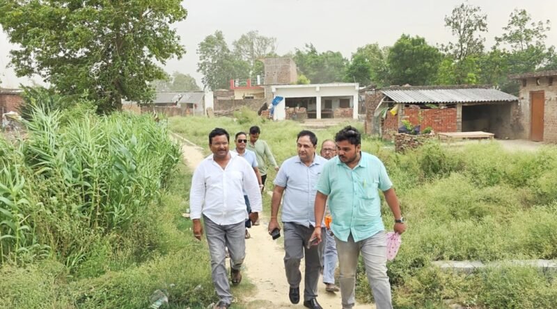 सिद्धार्थनगर: बूंद-बूंद पानी को तरस रहा बढ़नी का भरौली गांव, 3 साल से गहराया पेयजल संकट, जिम्मेदार बेखबर