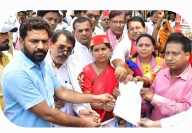 सिद्धार्थनगर में जनसमस्याओं पर भड़की सपा; राज्यपाल को सौंपा 14 सूत्री ज्ञापन, दी बड़े आंदोलन की चेतावनी