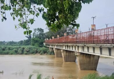 नेपाल में भारी बारिश से उफनाई राप्ती नदी: सिद्धार्थनगर के डुमरियागंज में मंडराया बाढ़ का खतरा, प्रशासन अलर्ट नेपाल में भारी बारिश से उफनाई राप्ती नदी: सिद्धार्थनगर के डुमरियागंज में मंडराया बाढ़ का खतरा, प्रशासन अलर्ट