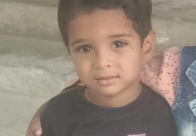सिद्धार्थनगर: 11 हजार वोल्ट की मौत की लाइन ने ली 10 वर्षीय मासूम की जान, बिजली विभाग की घोर लापरवाही पर भड़के ग्रामीण सिद्धार्थनगर: 11 हजार वोल्ट की मौत की लाइन ने ली 10 वर्षीय मासूम की जान, बिजली विभाग की घोर लापरवाही पर भड़के ग्रामीण