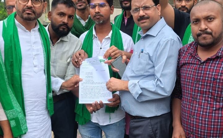 रामपुर जौहर यूनिवर्सिटी ध्वस्तीकरण मामला: मजलिस ने DM के माध्यम से राष्ट्रपति और मुख्यमंत्री को भेजा ज्ञापन रामपुर जौहर यूनिवर्सिटी ध्वस्तीकरण मामला: मजलिस ने DM के माध्यम से राष्ट्रपति और मुख्यमंत्री को भेजा ज्ञापन