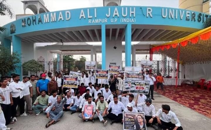 प्राइम टाइम स्पेशल – जौहर विश्वविद्यालय पर फिलहाल नहीं चलेगा बुलडोजर: कमिश्नर कोर्ट से आजम खान को मिली बड़ी राहत, ध्वस्तीकरण आदेश पर लगी रोक