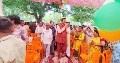 जी राम जी योजना से किसानों की तकदीर और तस्वीर बदलेगी : विधायक, बढ़नी के घरुवार गांव में जुटे जनप्रतिनिधि और अधिकारी