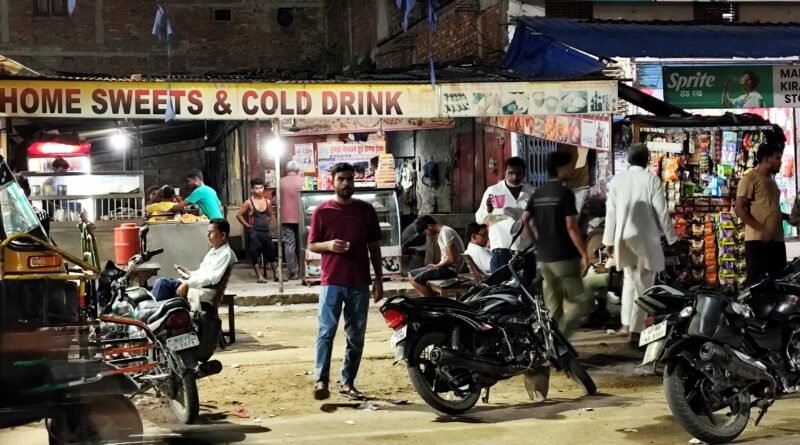 बढ़नी : चाय की दुकान पर बैठे युवक पर चाकू से ताबड़तोड़ हमला, सिर में गंभीर चोट, मेडिकल कॉलेज रेफर बढ़नी : चाय की दुकान पर बैठे युवक पर चाकू से ताबड़तोड़ हमला, सिर में गंभीर चोट, मेडिकल कॉलेज रेफर