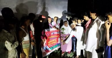 वृक्षारोपण और PDA जन चौपाल का आयोजन: विधायक सैय्यदा खातून ने सुनीं जनसमस्याएं, अखिलेश यादव के जन्मदिन पर रोपे पौधे**