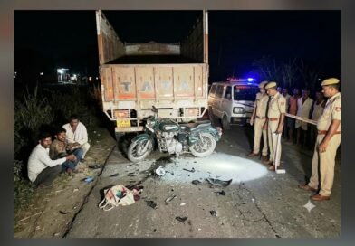 सिद्धार्र्थनगर: ट्रक में पीछे से घुसी अनियंत्रित बुलेट, बलरामपुर के युवक की मौत, 3 घायल