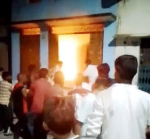 सिद्धार्थनगर: चिल्हियां बाजार में खाना बनाते समय सिलेंडर से लगी भीषण आग, पड़ोसियों की तत्परता से टला बड़ा हादसा